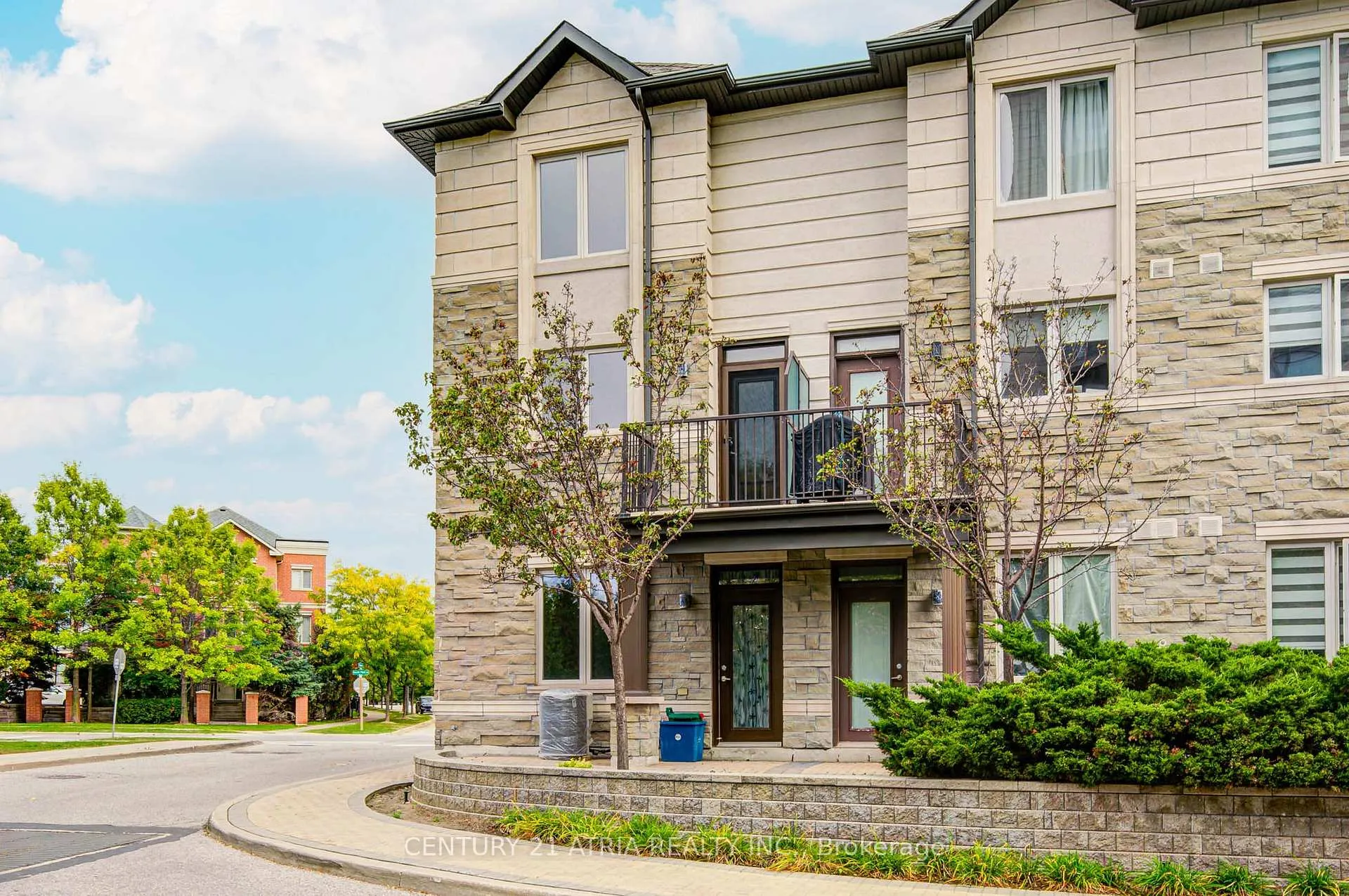 Photo 38 of 215 South park Road, Markham, Commerce Valley — HOMEH