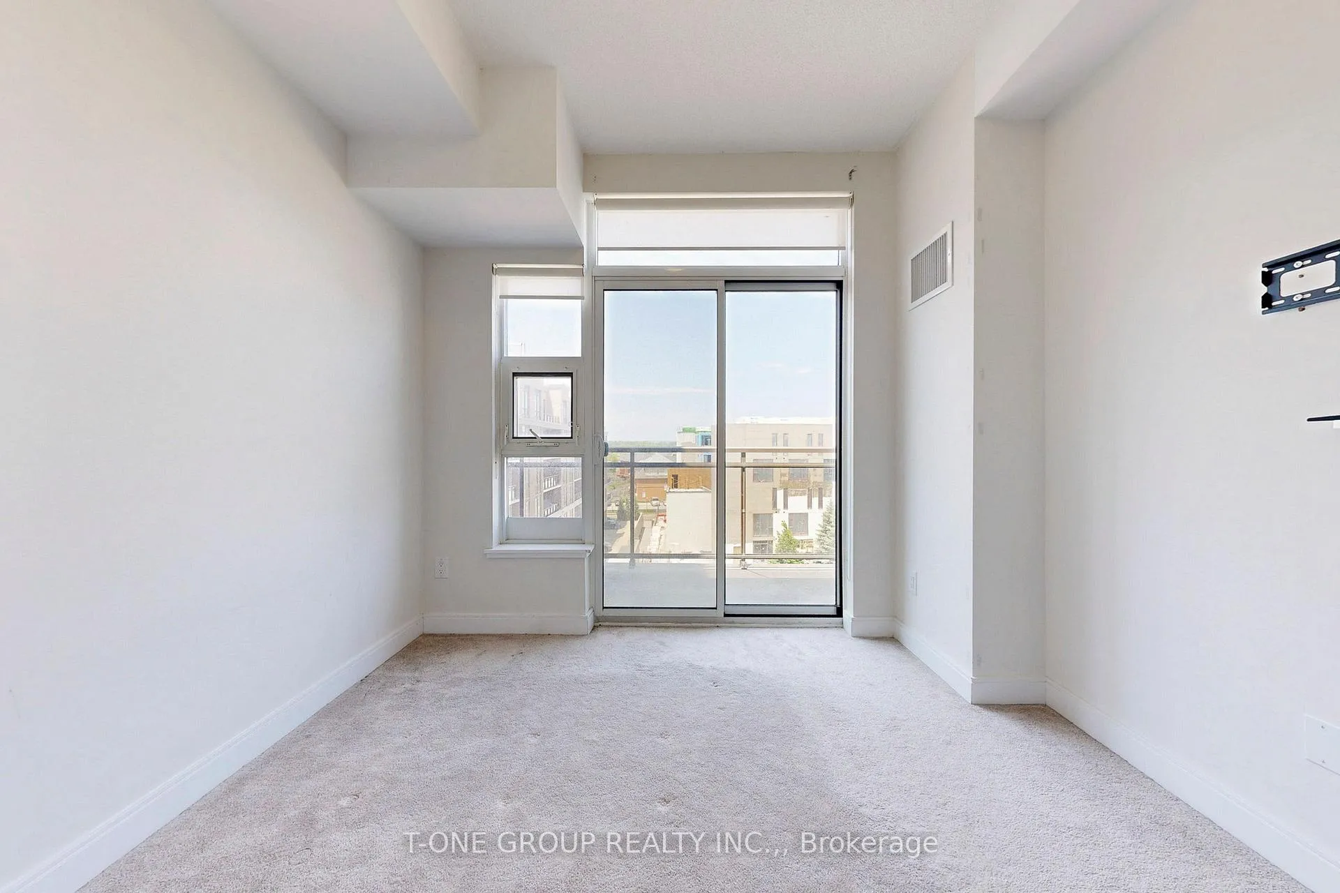 Photo 8 of Unit 606, 540 Bur Oak Avenue, Markham, Berczy — HOMEH