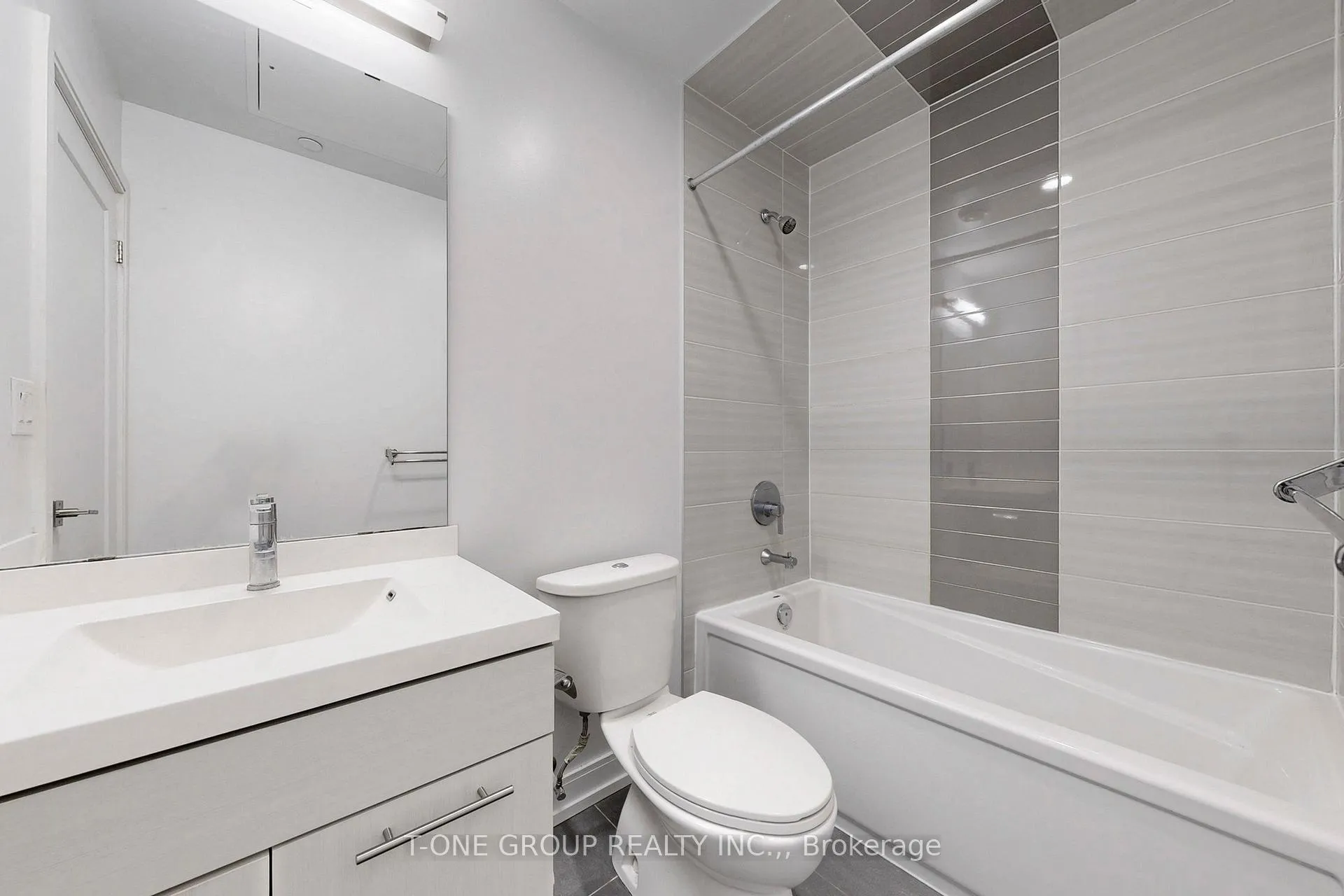 Photo 11 of Unit 606, 540 Bur Oak Avenue, Markham, Berczy — HOMEH