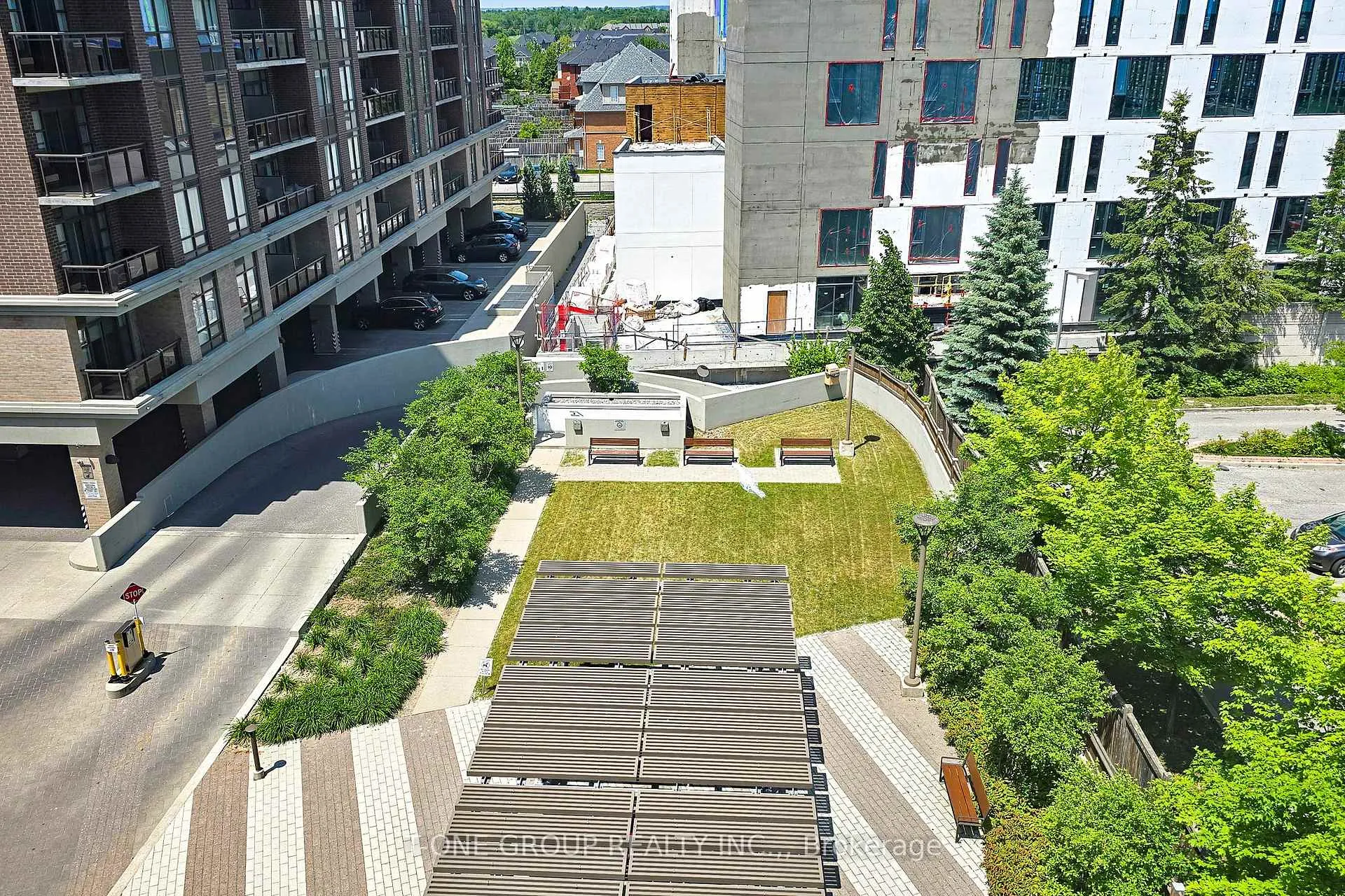 Photo 15 of Unit 606, 540 Bur Oak Avenue, Markham, Berczy — HOMEH