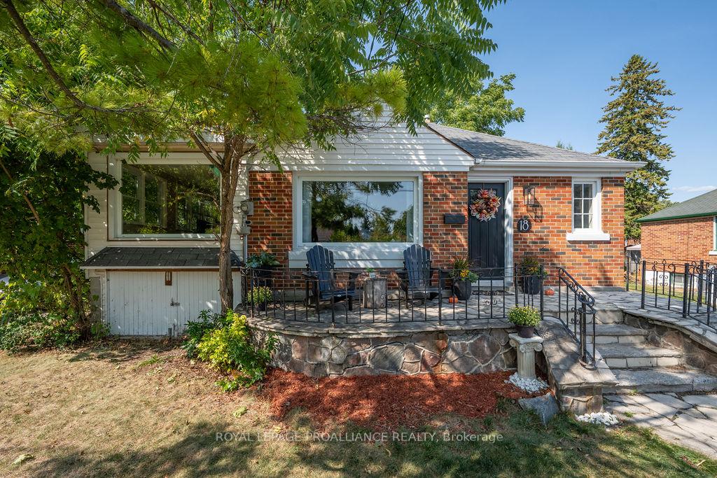 Photo 6 of 18 Reynolds Crescent, Belleville, Belleville Ward — HOMEH