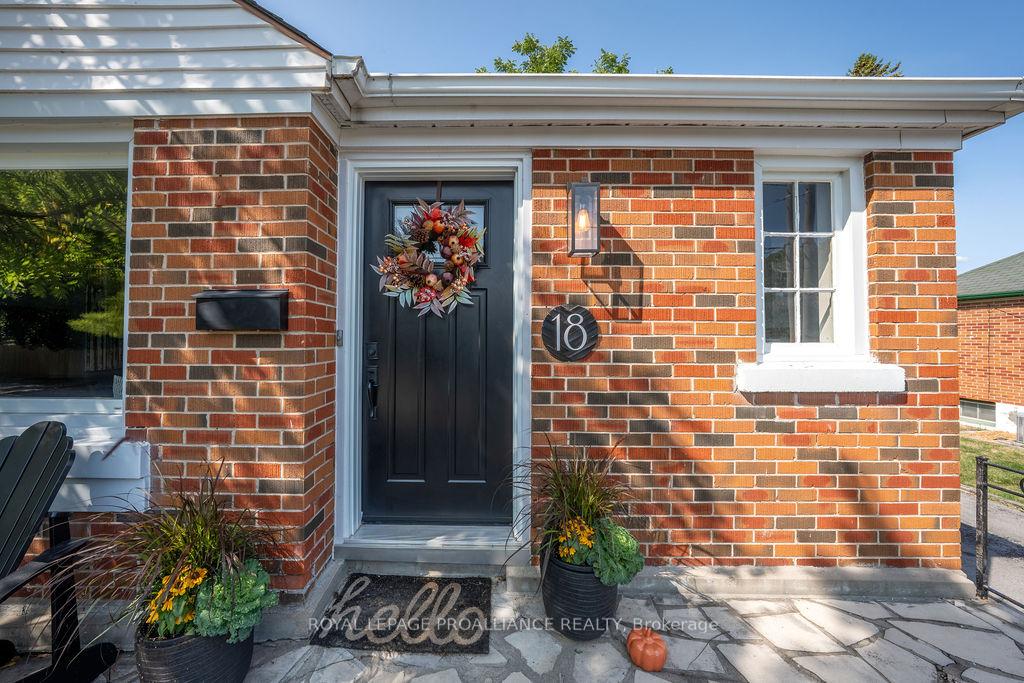 Photo 7 of 18 Reynolds Crescent, Belleville, Belleville Ward — HOMEH