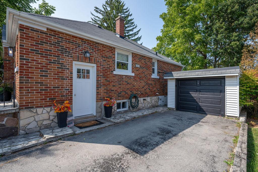 Photo 38 of 18 Reynolds Crescent, Belleville, Belleville Ward — HOMEH