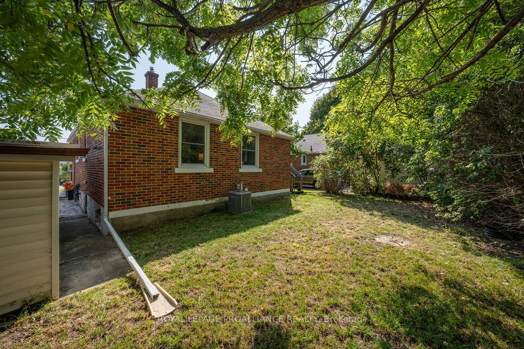 Photo 39 of 18 Reynolds Crescent, Belleville, Belleville Ward — HOMEH