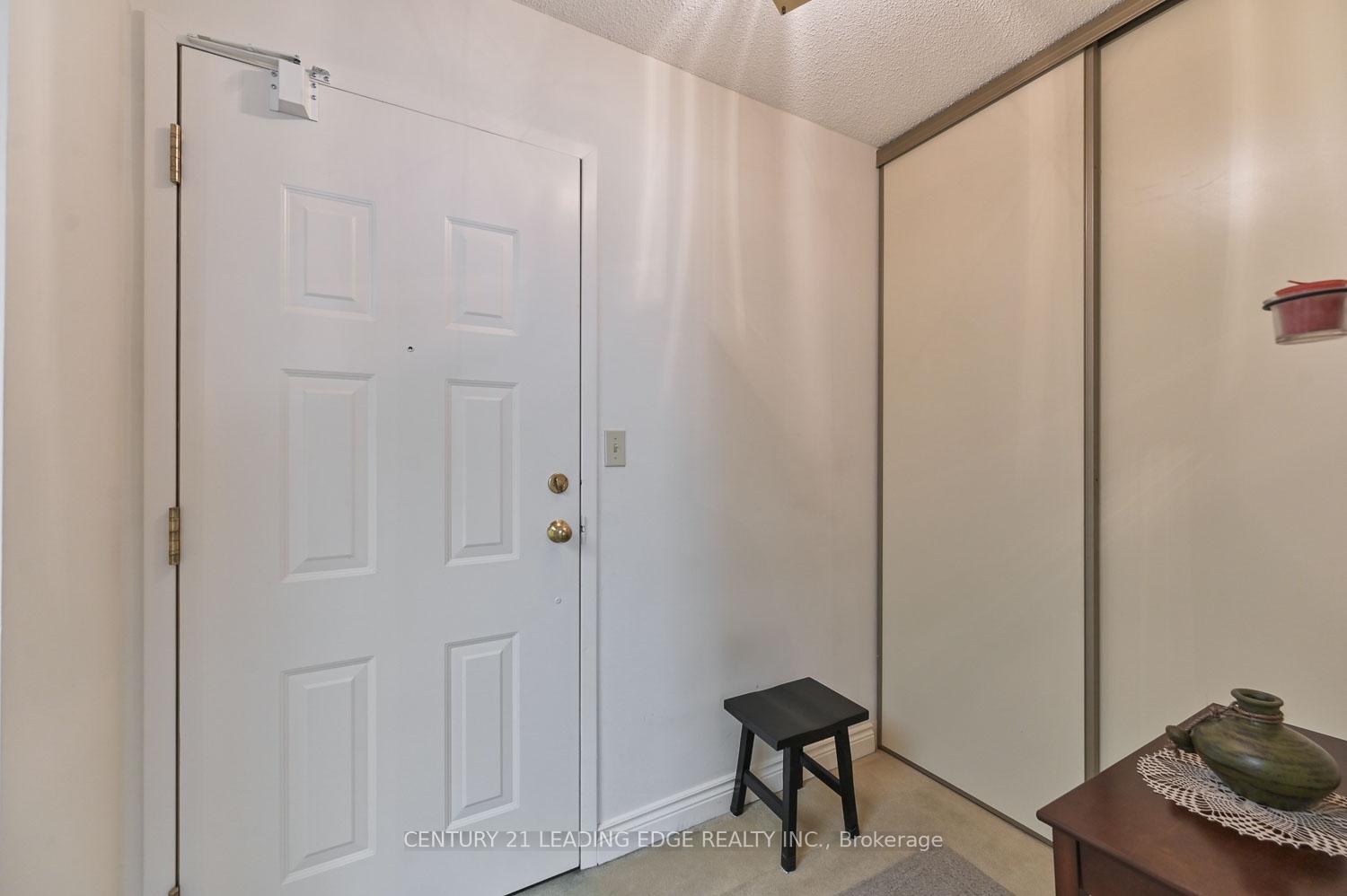 Photo 7 of Unit 317, 100 Anna Russell Way, Markham, Unionville — HOMEH