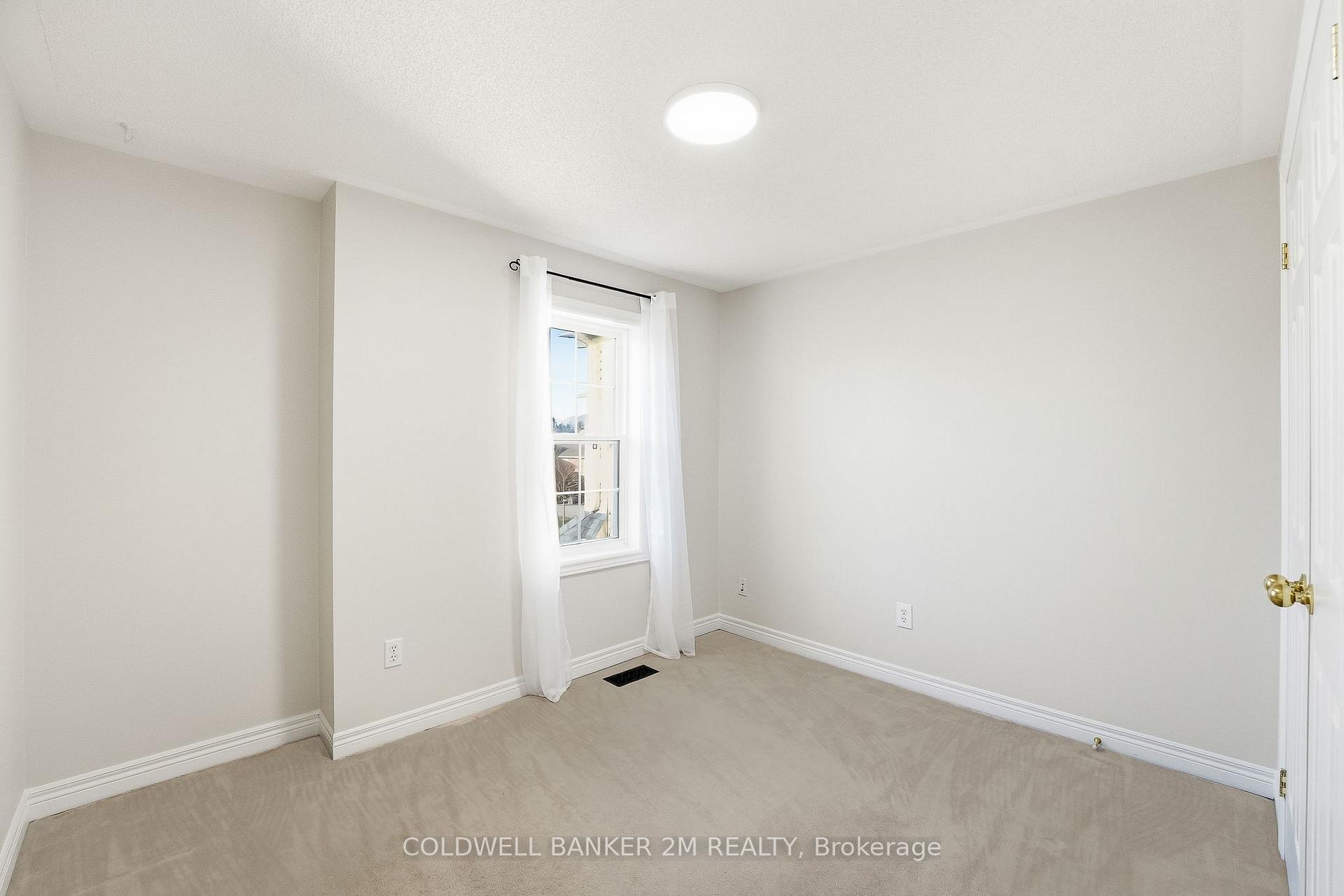 Photo 24 of 67 Cecil Found Crescent, Clarington, Courtice — HOMEH