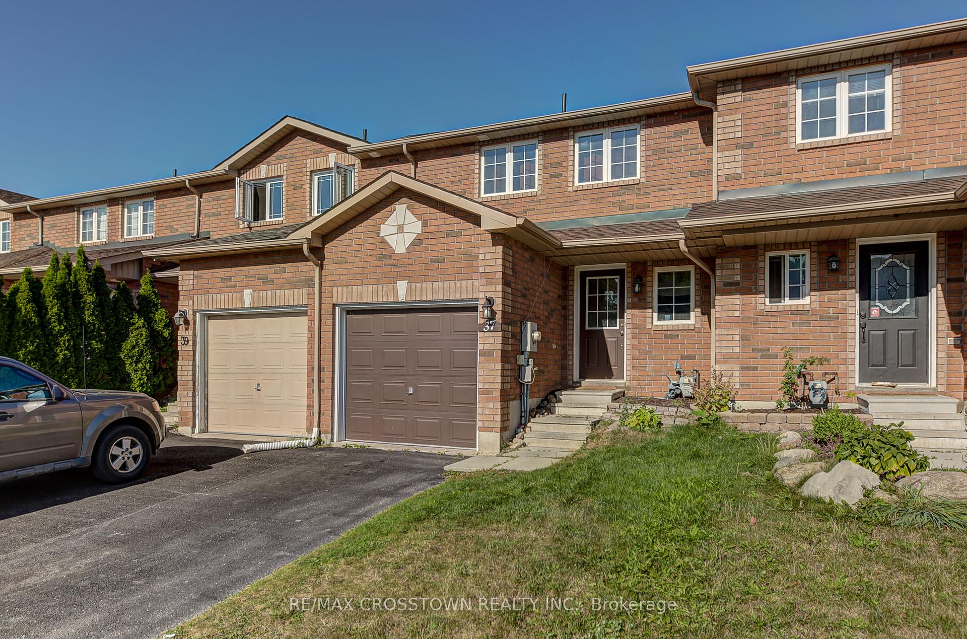 Photo 2 of 37 Goodwin Drive, Barrie, Painswick South — HOMEH