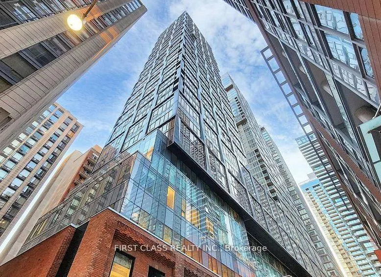 Front of Unit 806, 15 Mercer Street