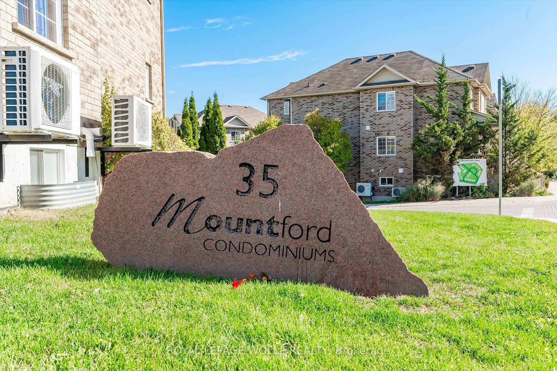Photo 3 of Unit 35, 35 Mountford Drive, Guelph, Grange Road — HOMEH