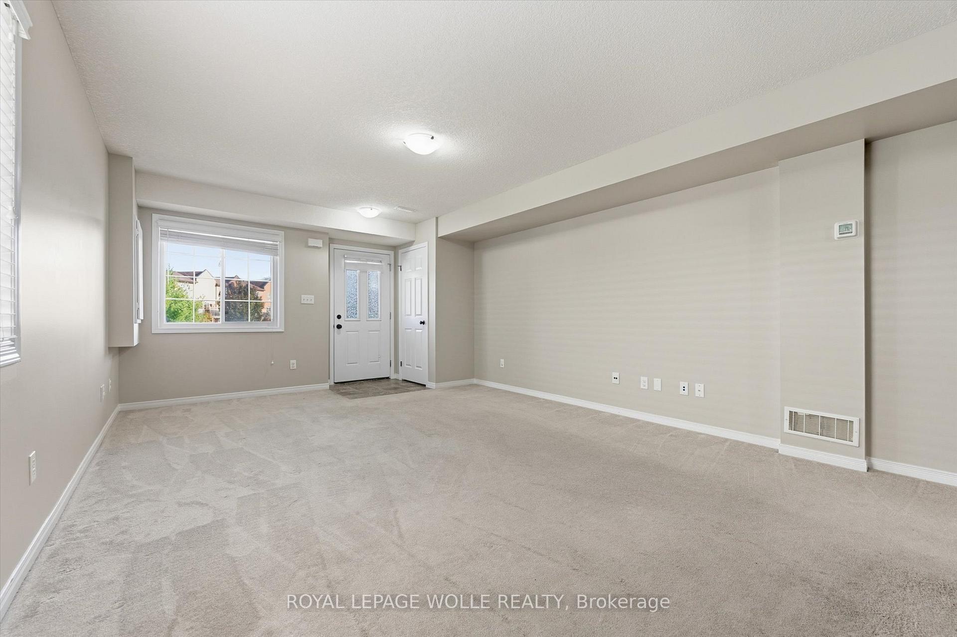 Photo 6 of Unit 35, 35 Mountford Drive, Guelph, Grange Road — HOMEH