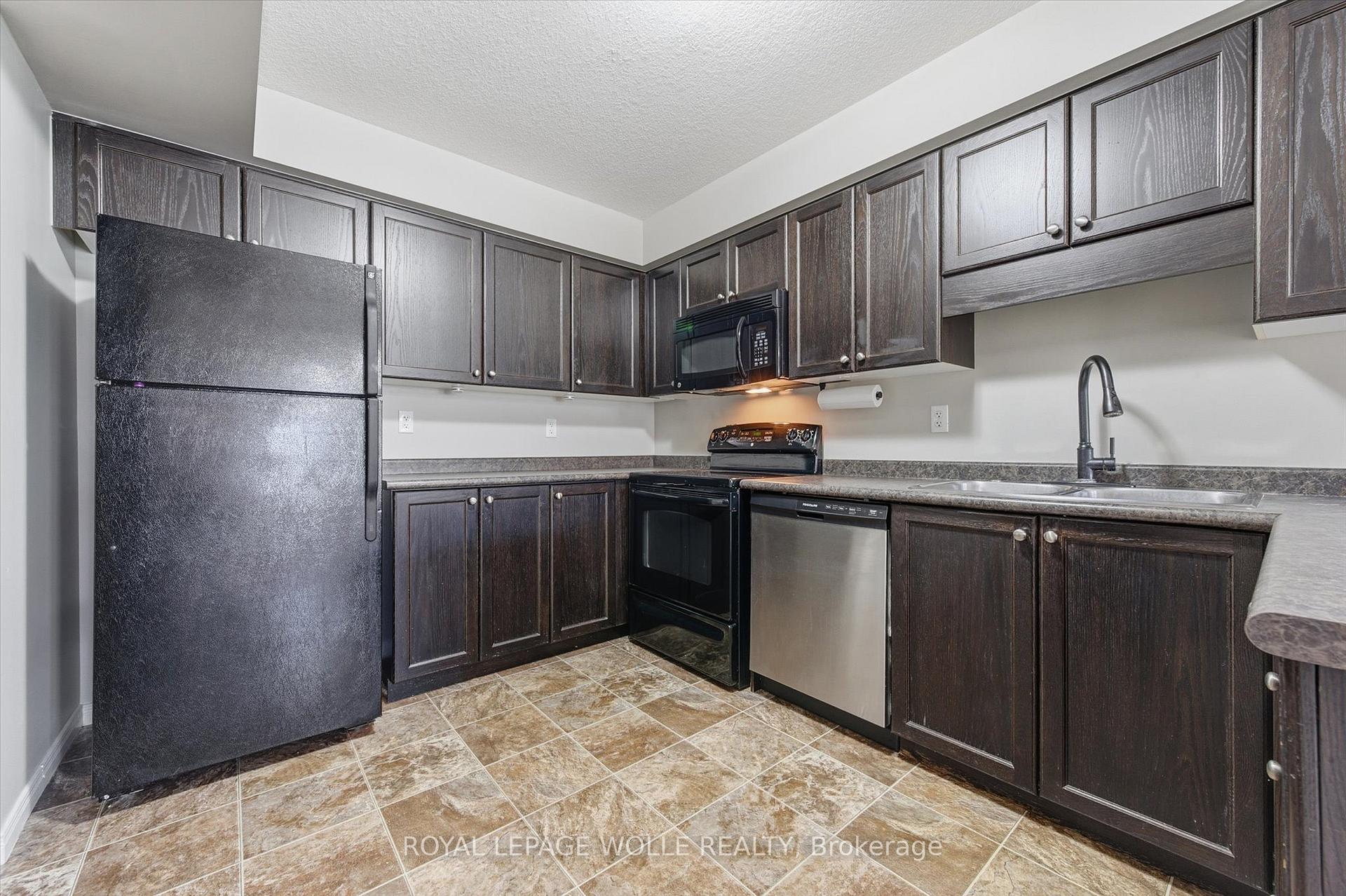 Photo 12 of Unit 35, 35 Mountford Drive, Guelph, Grange Road — HOMEH
