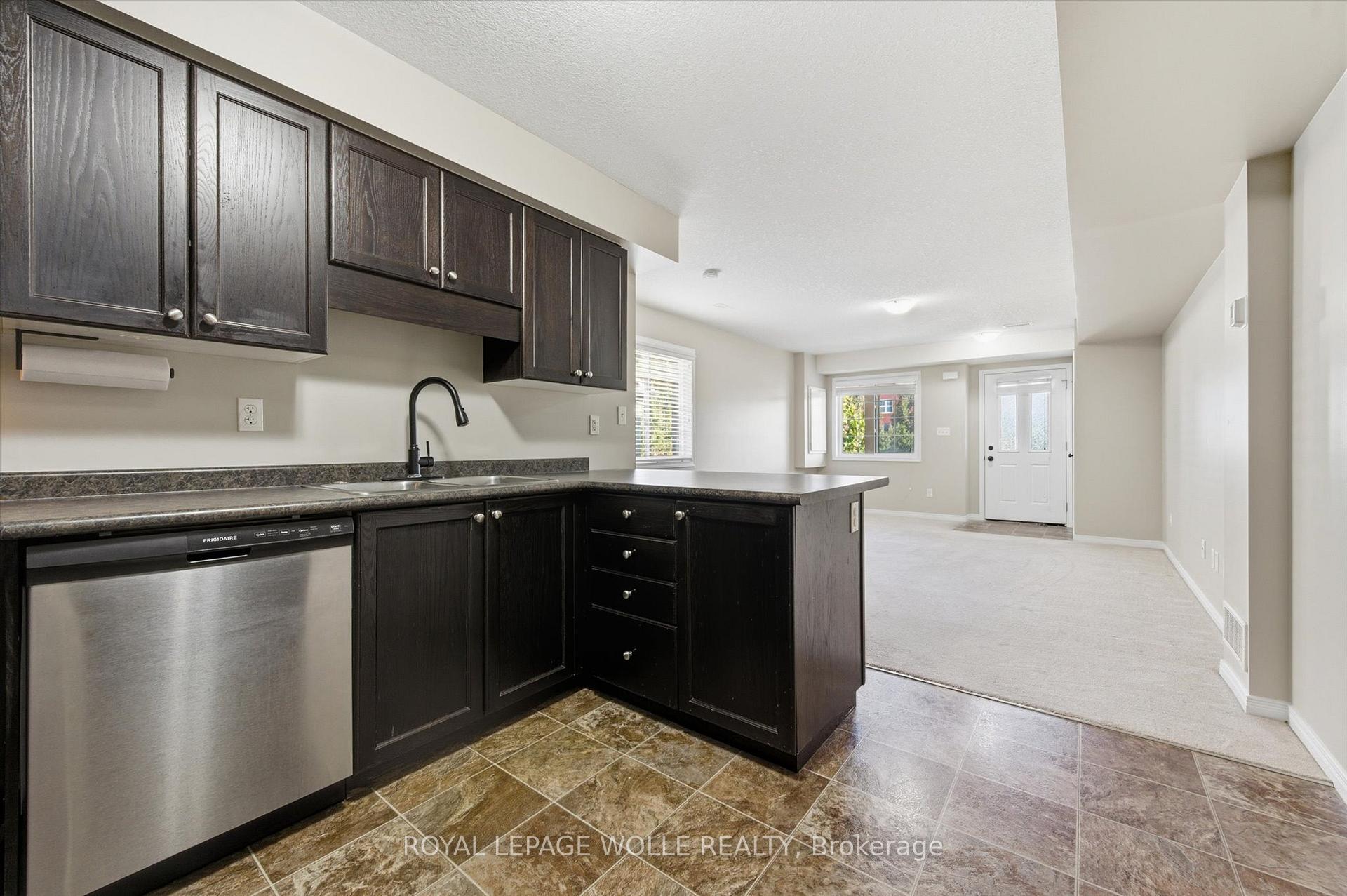 Photo 13 of Unit 35, 35 Mountford Drive, Guelph, Grange Road — HOMEH