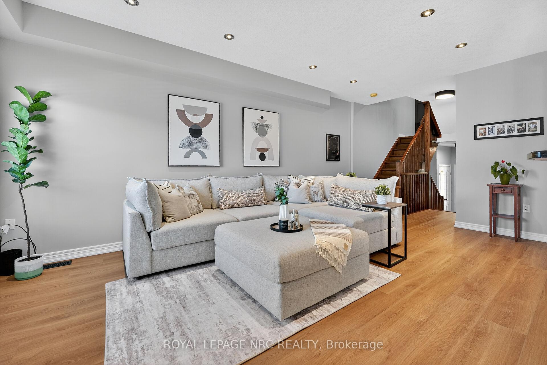 Photo 5 of Unit 15, 40 Dartmouth Gate, Hamilton, Lakeshore — HOMEH