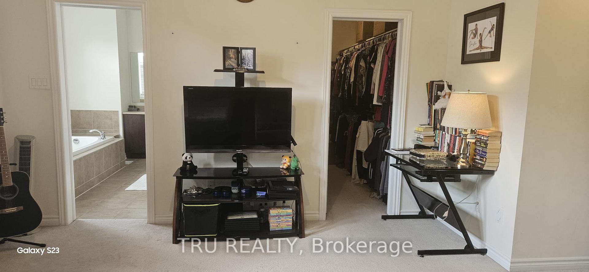 Photo 18 of 86 Damselfly Way W, Ottawa, Barrhaven - Half Moon Bay — HOMEH