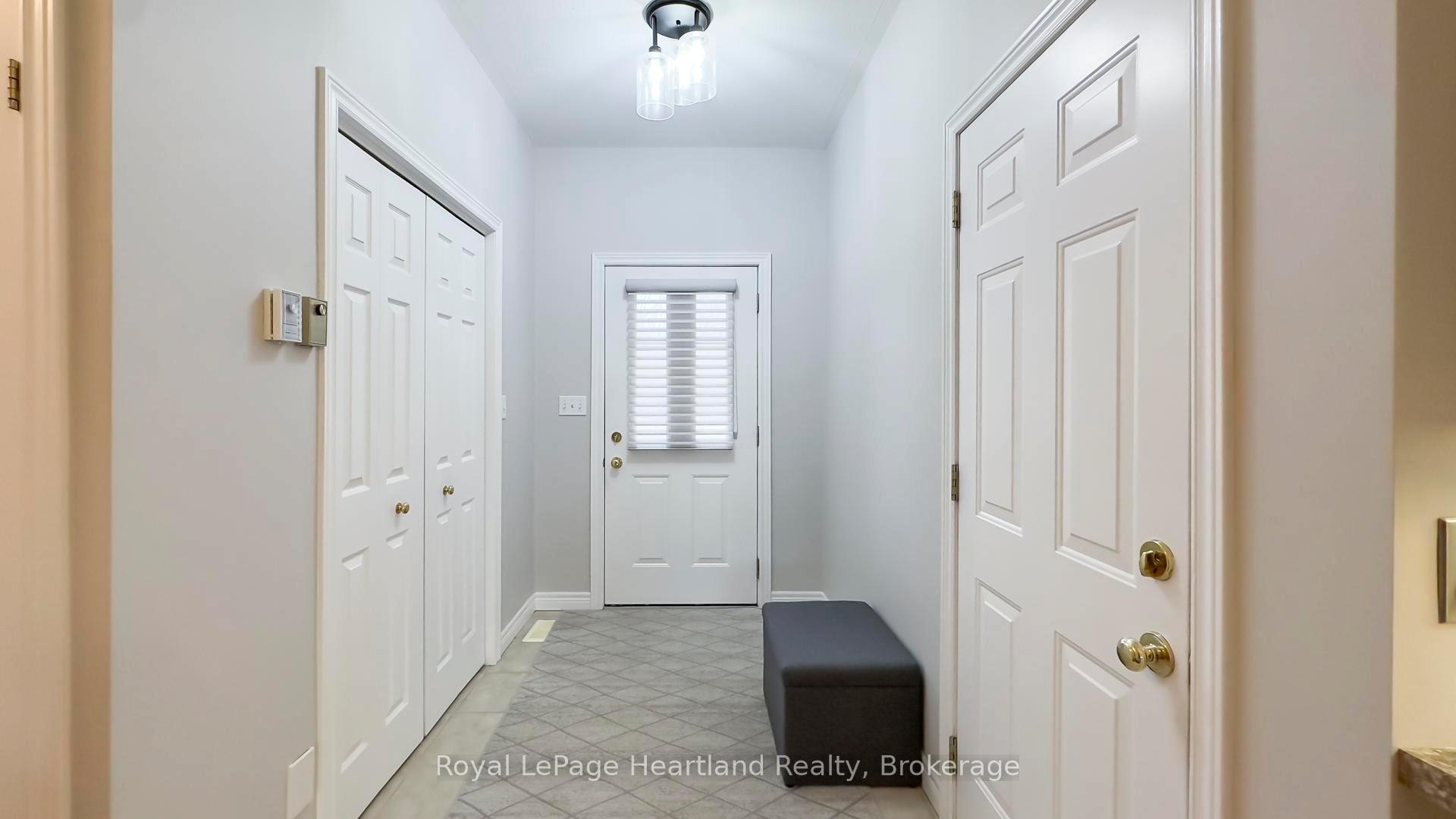Photo 3 of 247 Martha Street, Goderich, Goderich (Town) — HOMEH