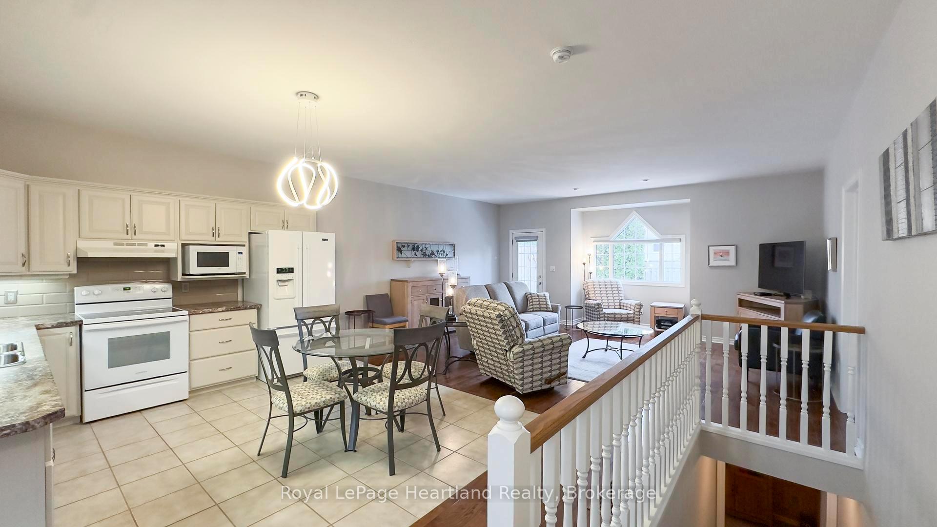 Photo 5 of 247 Martha Street, Goderich, Goderich (Town) — HOMEH