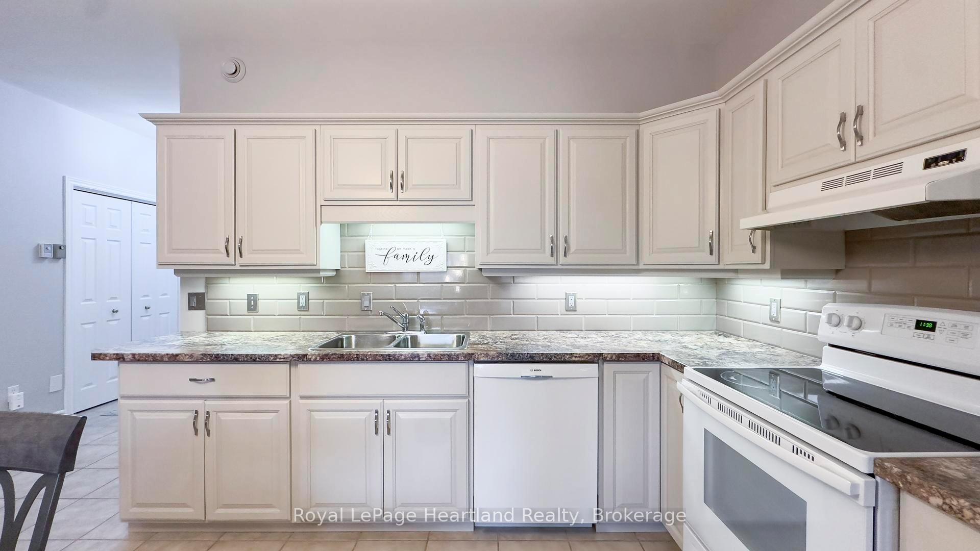 Photo 9 of 247 Martha Street, Goderich, Goderich (Town) — HOMEH