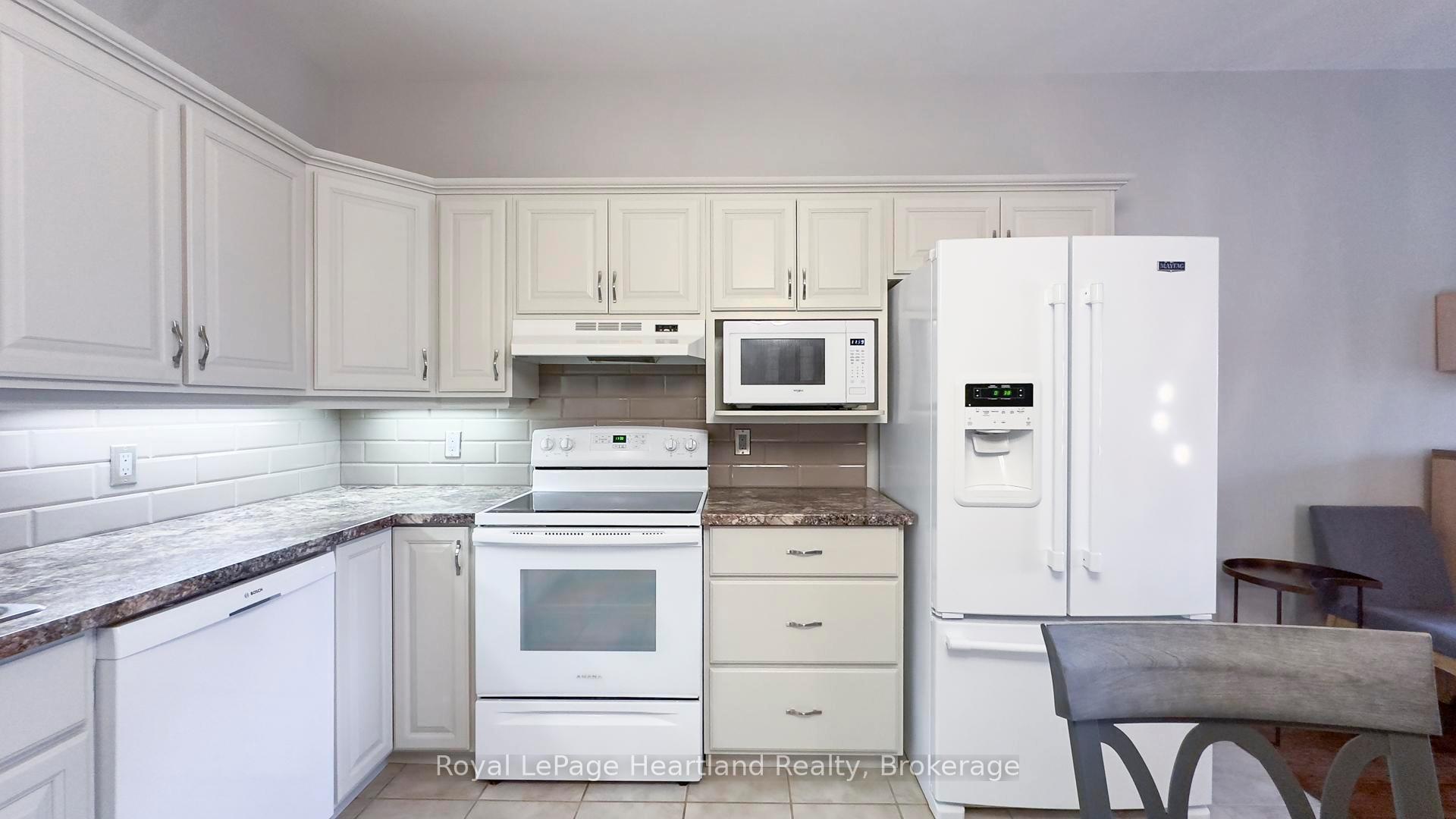 Photo 11 of 247 Martha Street, Goderich, Goderich (Town) — HOMEH