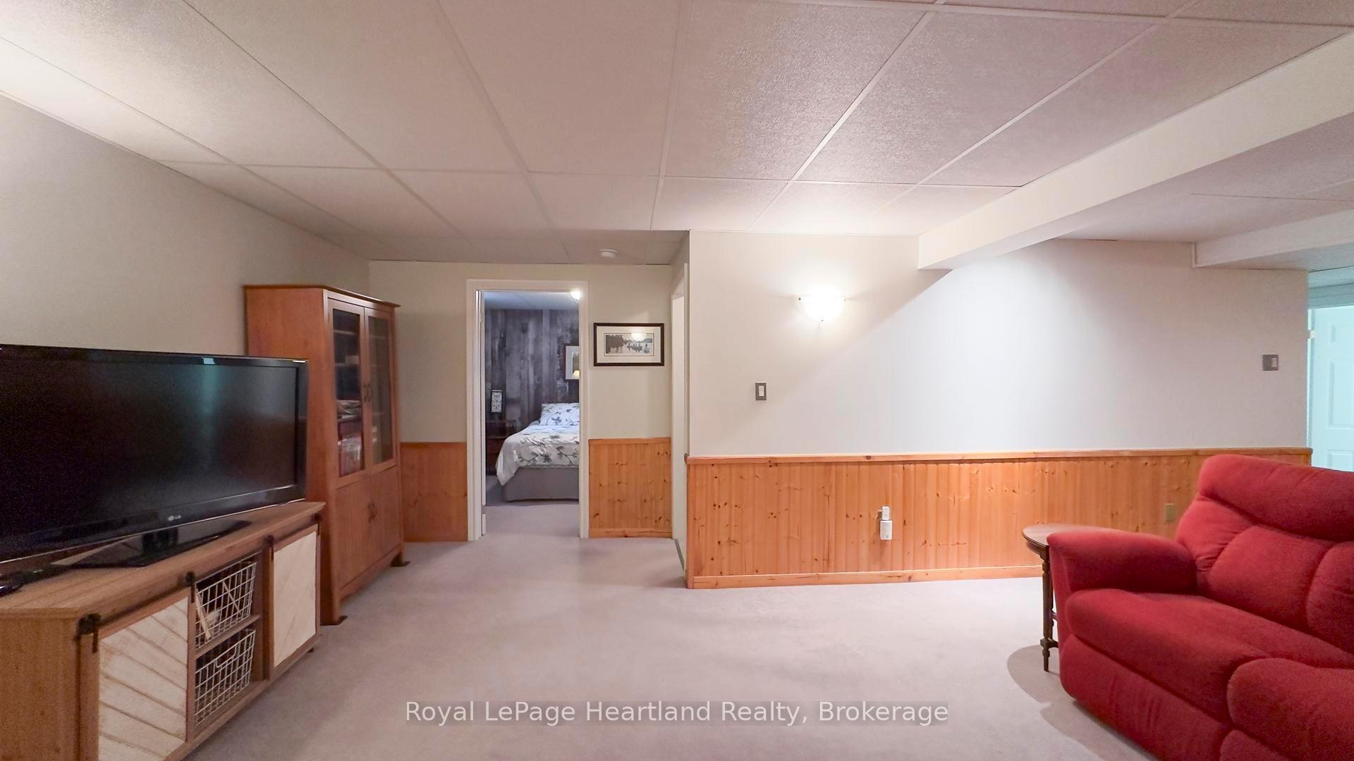 Photo 41 of 247 Martha Street, Goderich, Goderich (Town) — HOMEH