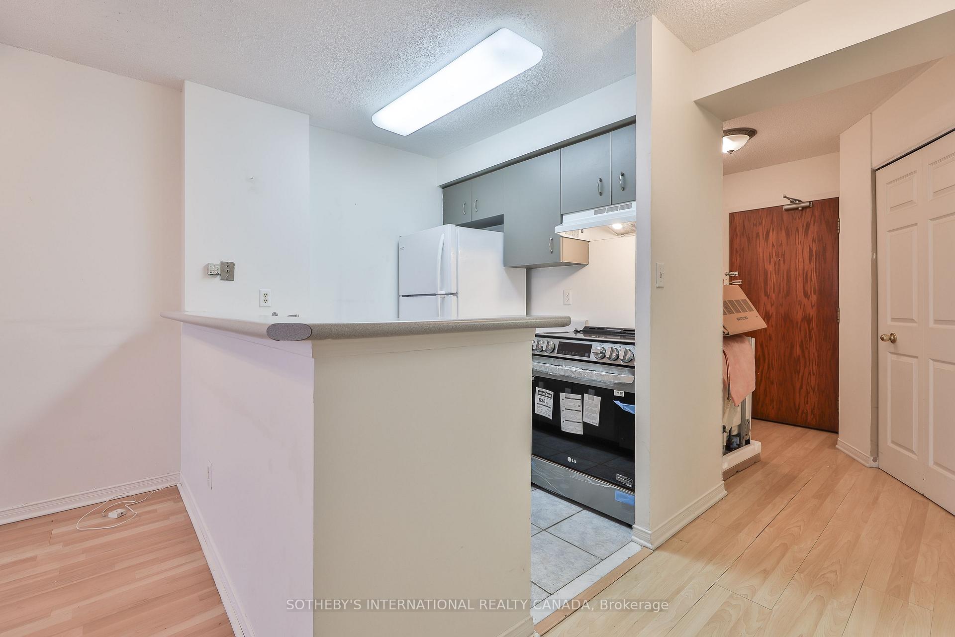 Photo 2 of Unit 709, 1625 Pickering Parkway, Pickering, Village East — HOMEH