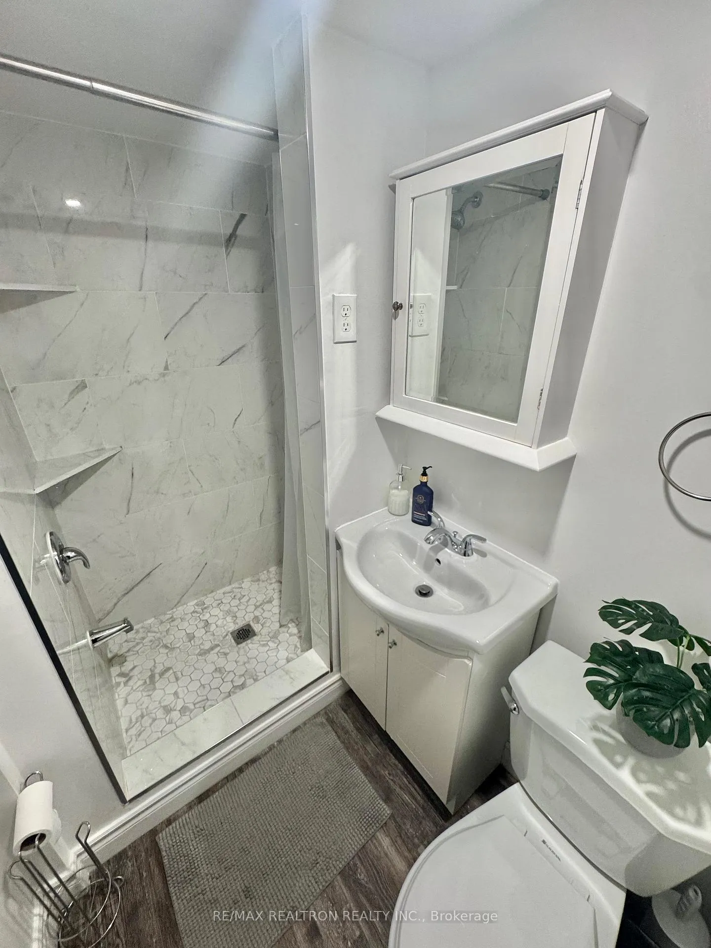 Photo 10 of Unit 112, 95 Leeward Glenway, Toronto, Flemingdon Park — HOMEH