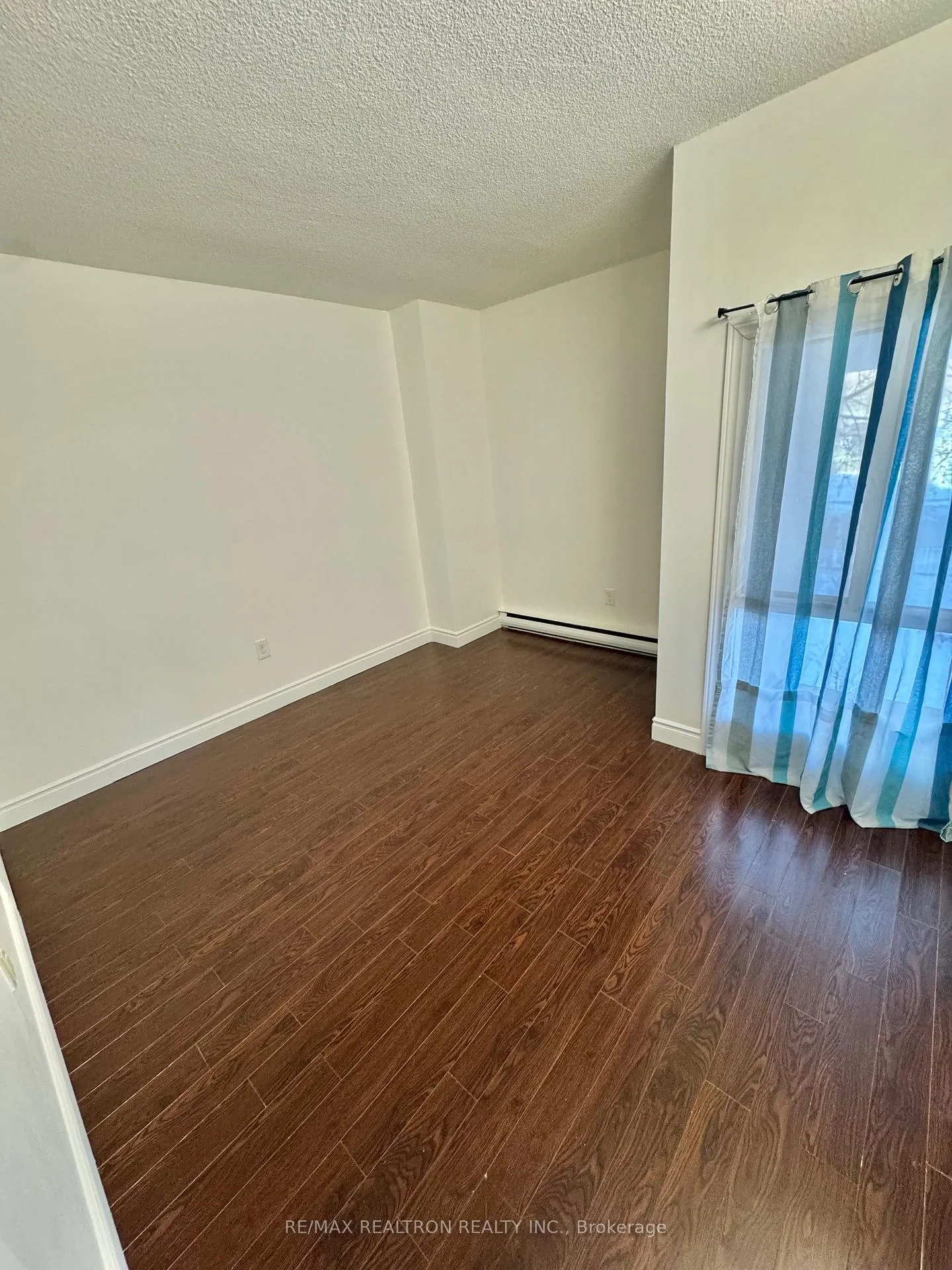 Photo 13 of Unit 112, 95 Leeward Glenway, Toronto, Flemingdon Park — HOMEH