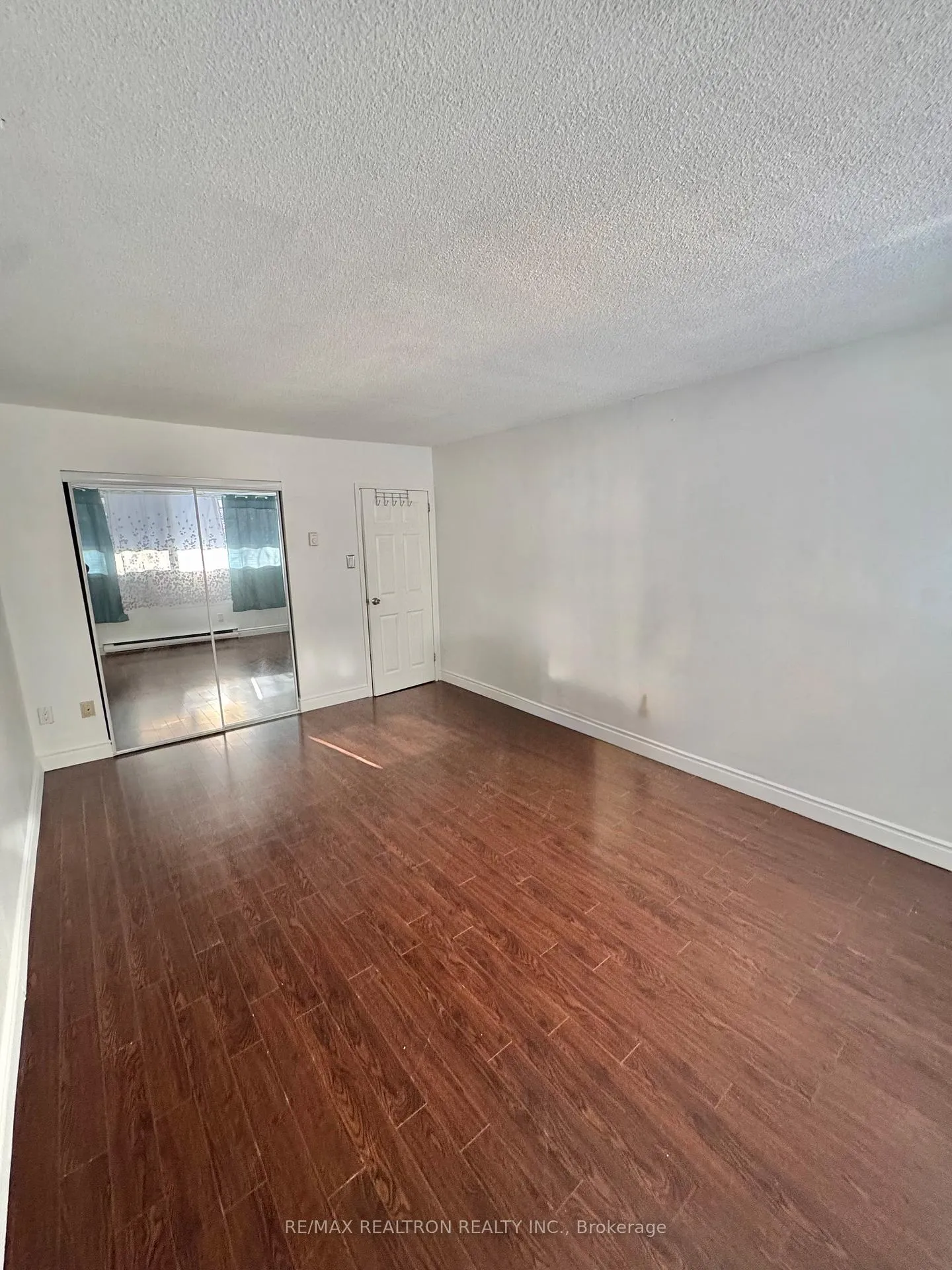 Photo 14 of Unit 112, 95 Leeward Glenway, Toronto, Flemingdon Park — HOMEH