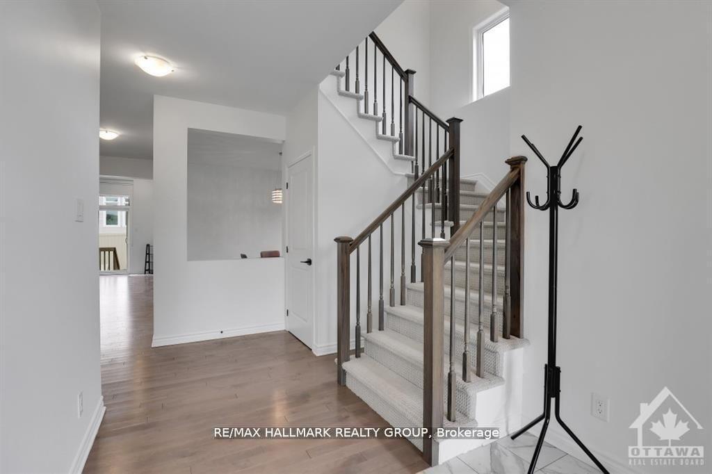 Photo 3 of 4527 Kelly Farm Drive, Ottawa, Blossom Park/Kemp Park/Findlay Creek — HOMEH
