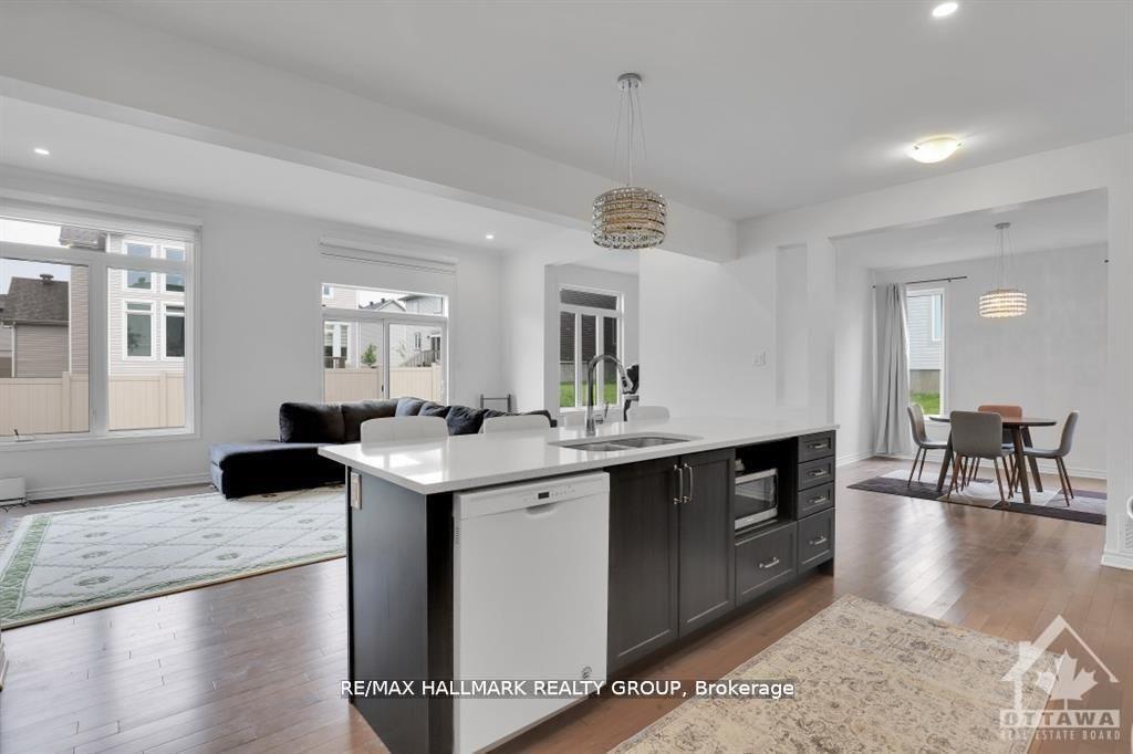 Photo 5 of 4527 Kelly Farm Drive, Ottawa, Blossom Park/Kemp Park/Findlay Creek — HOMEH