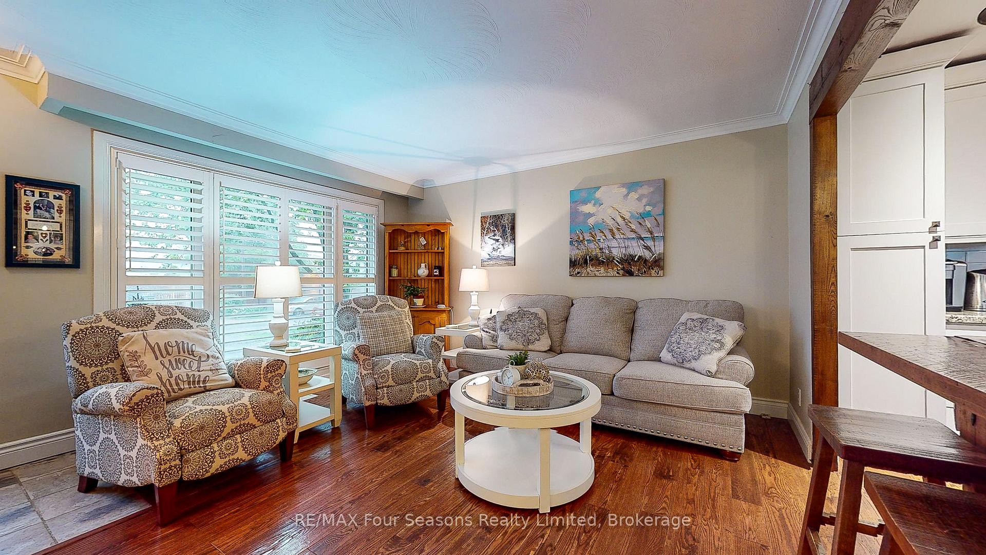 Photo 5 of 19 Clarkson Crescent, Collingwood — HOMEH
