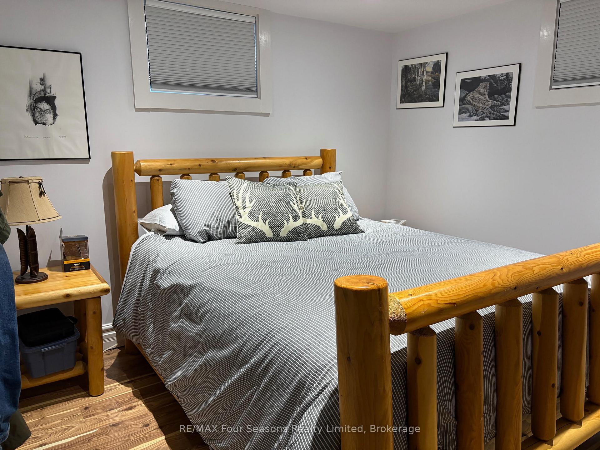 Photo 20 of 19 Clarkson Crescent, Collingwood — HOMEH