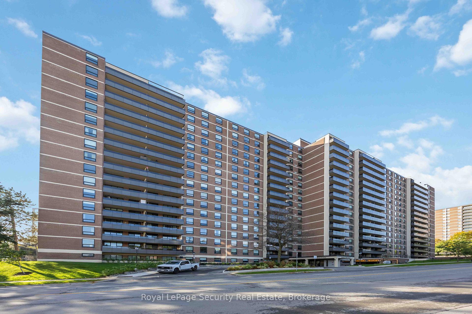 Front of Unit 1517, 15 La Rose Avenue
