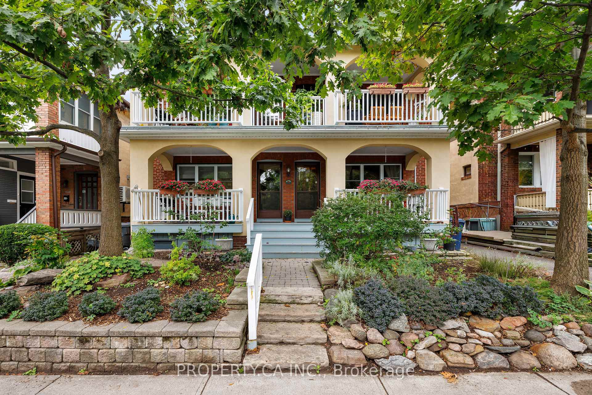 Front of Unit Upper, 52 Wineva Avenue