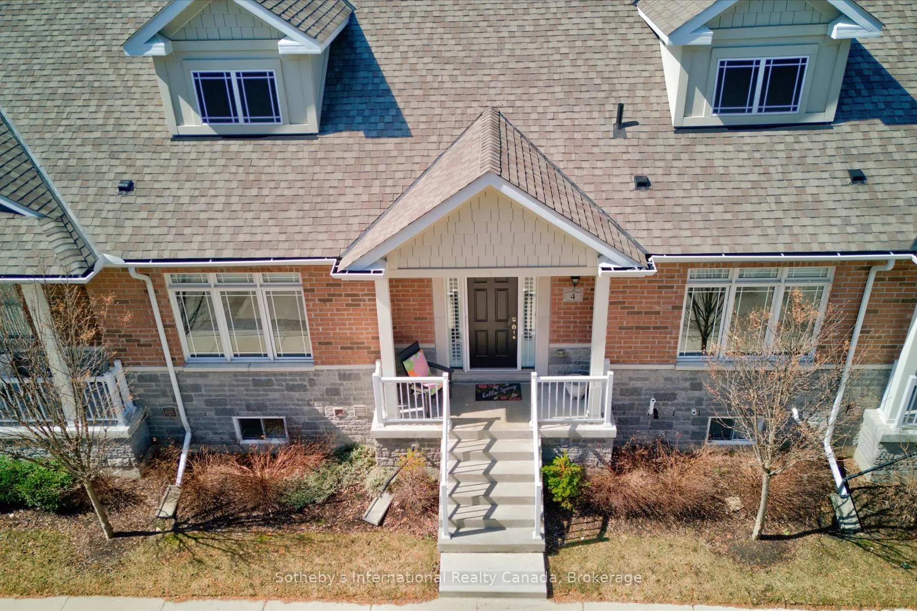 Photo 2 of 4 Emerson Mews, Collingwood — HOMEH