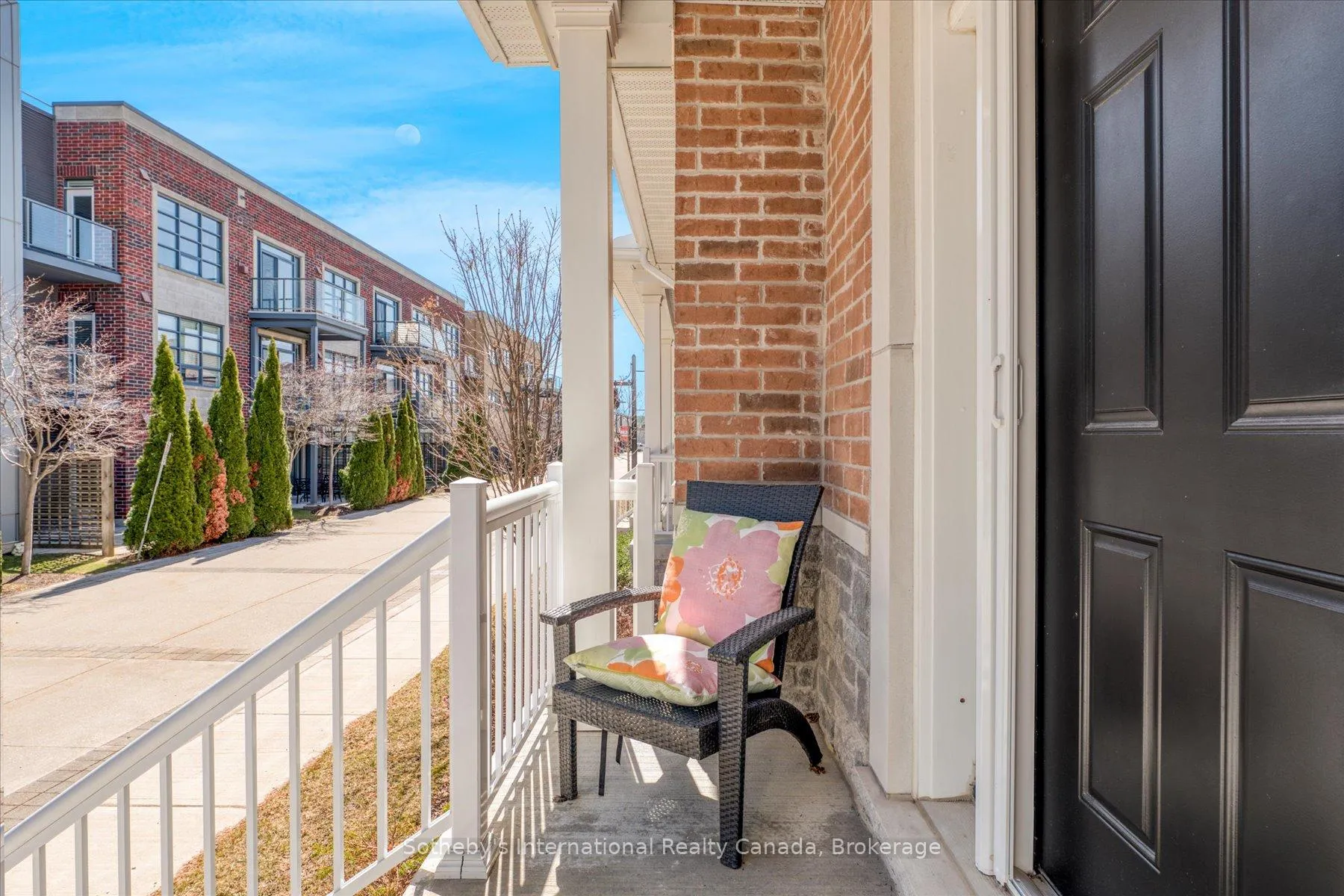 Photo 9 of 4 Emerson Mews, Collingwood — HOMEH