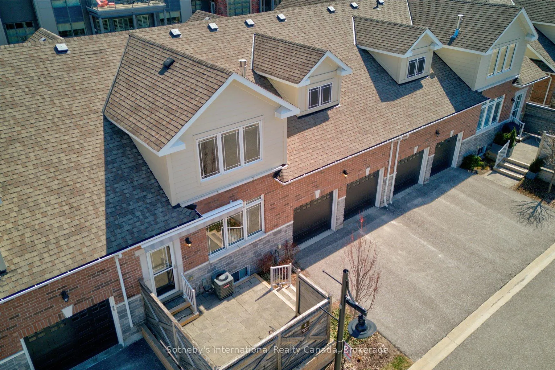 Photo 40 of 4 Emerson Mews, Collingwood — HOMEH