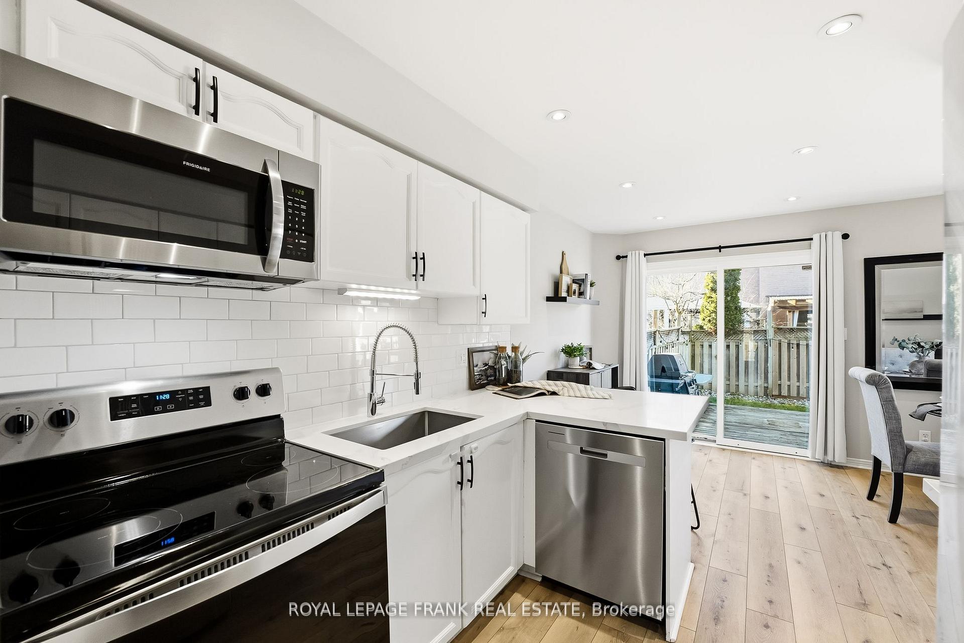 Photo 10 of 6 Short Crescent, Clarington, Courtice — HOMEH