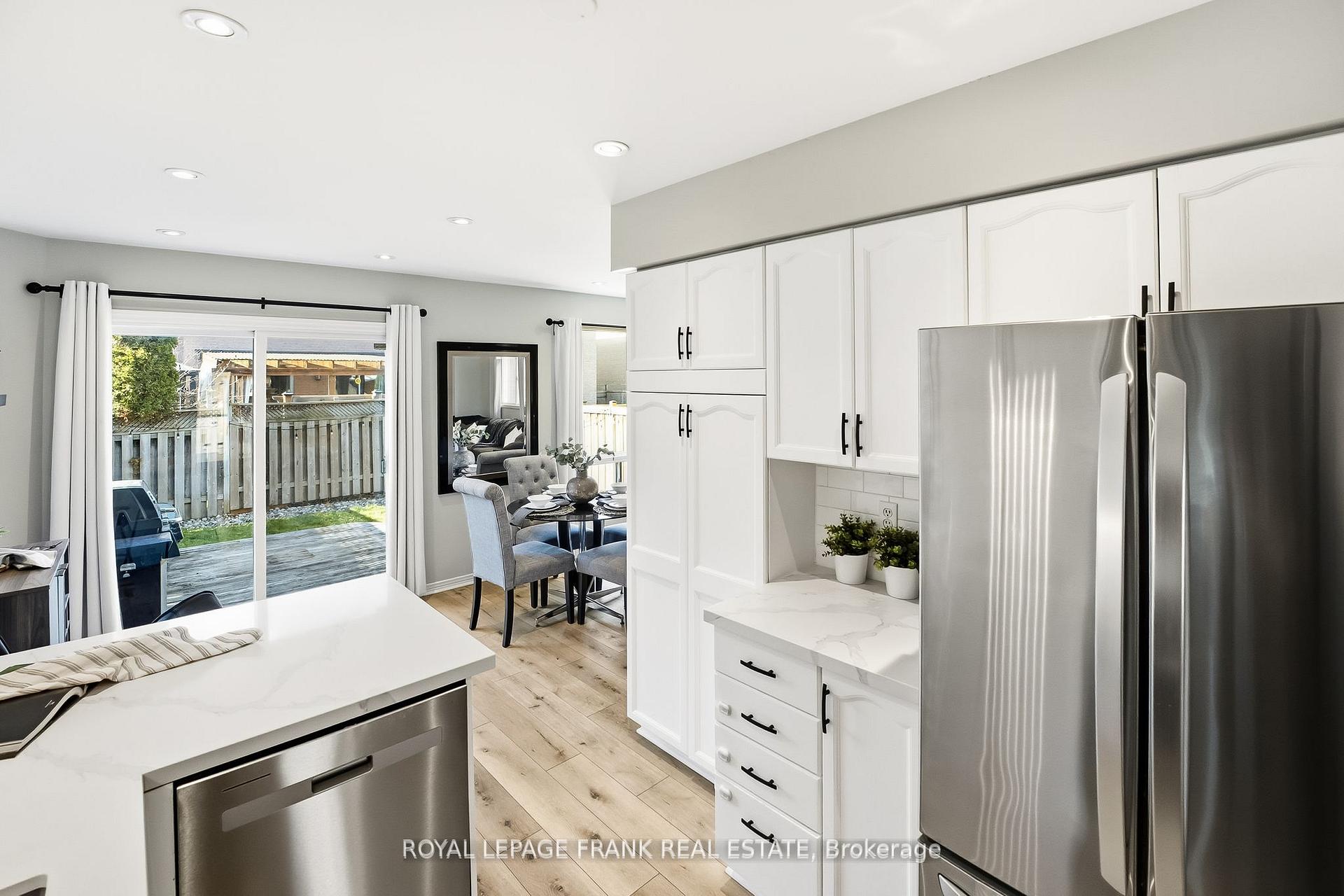 Photo 11 of 6 Short Crescent, Clarington, Courtice — HOMEH
