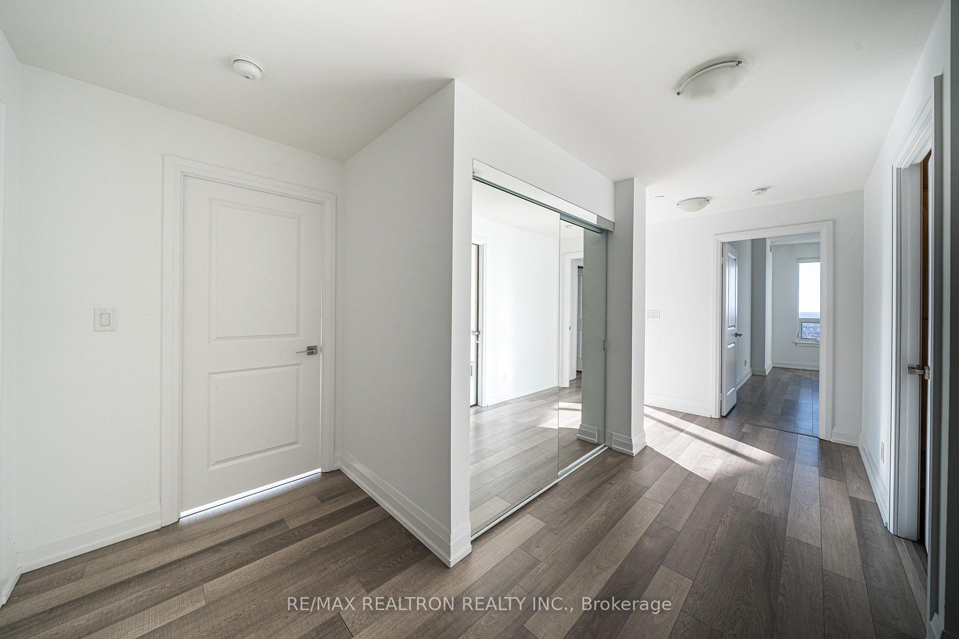 Photo 4 of Unit PH0305, 7171 Yonge Street, Markham, Grandview — HOMEH