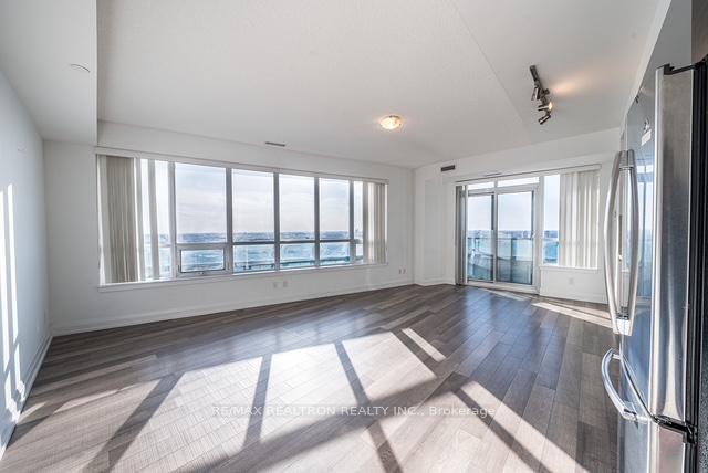 Photo 9 of Unit PH0305, 7171 Yonge Street, Markham, Grandview — HOMEH