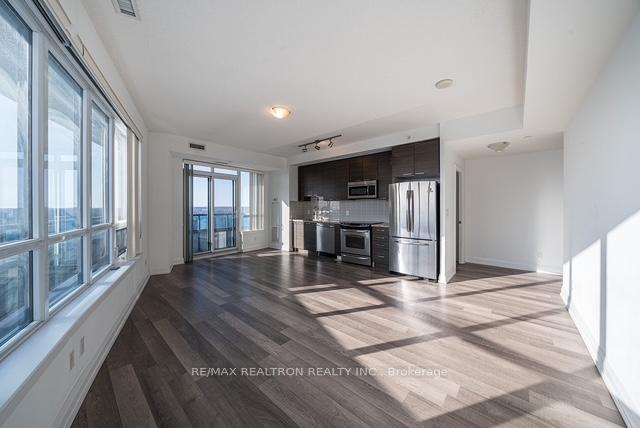 Photo 10 of Unit PH0305, 7171 Yonge Street, Markham, Grandview — HOMEH