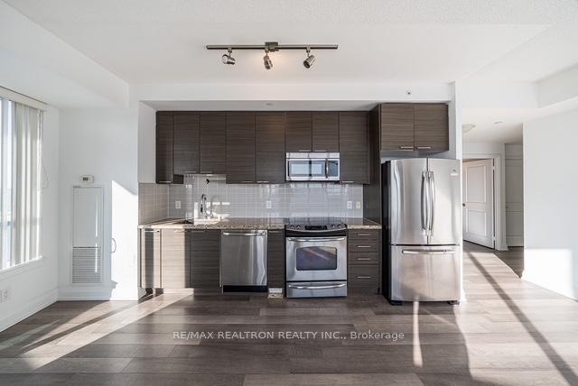 Photo 13 of Unit PH0305, 7171 Yonge Street, Markham, Grandview — HOMEH