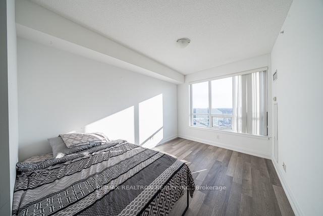 Photo 15 of Unit PH0305, 7171 Yonge Street, Markham, Grandview — HOMEH