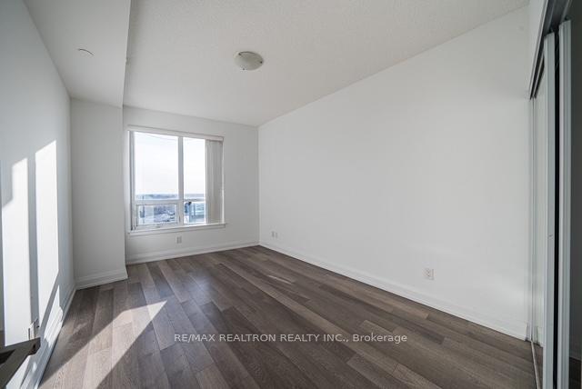 Photo 16 of Unit PH0305, 7171 Yonge Street, Markham, Grandview — HOMEH
