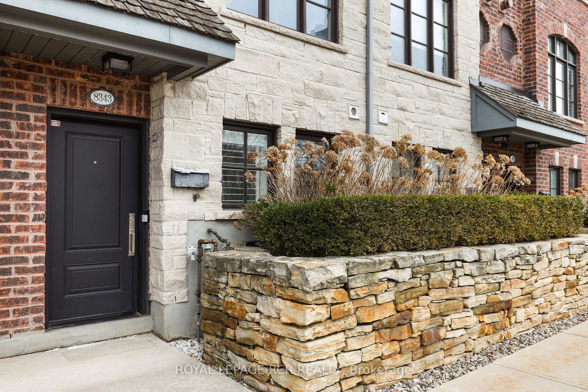 Photo 3 of 8343 Kipling Avenue, Vaughan, West Woodbridge — HOMEH