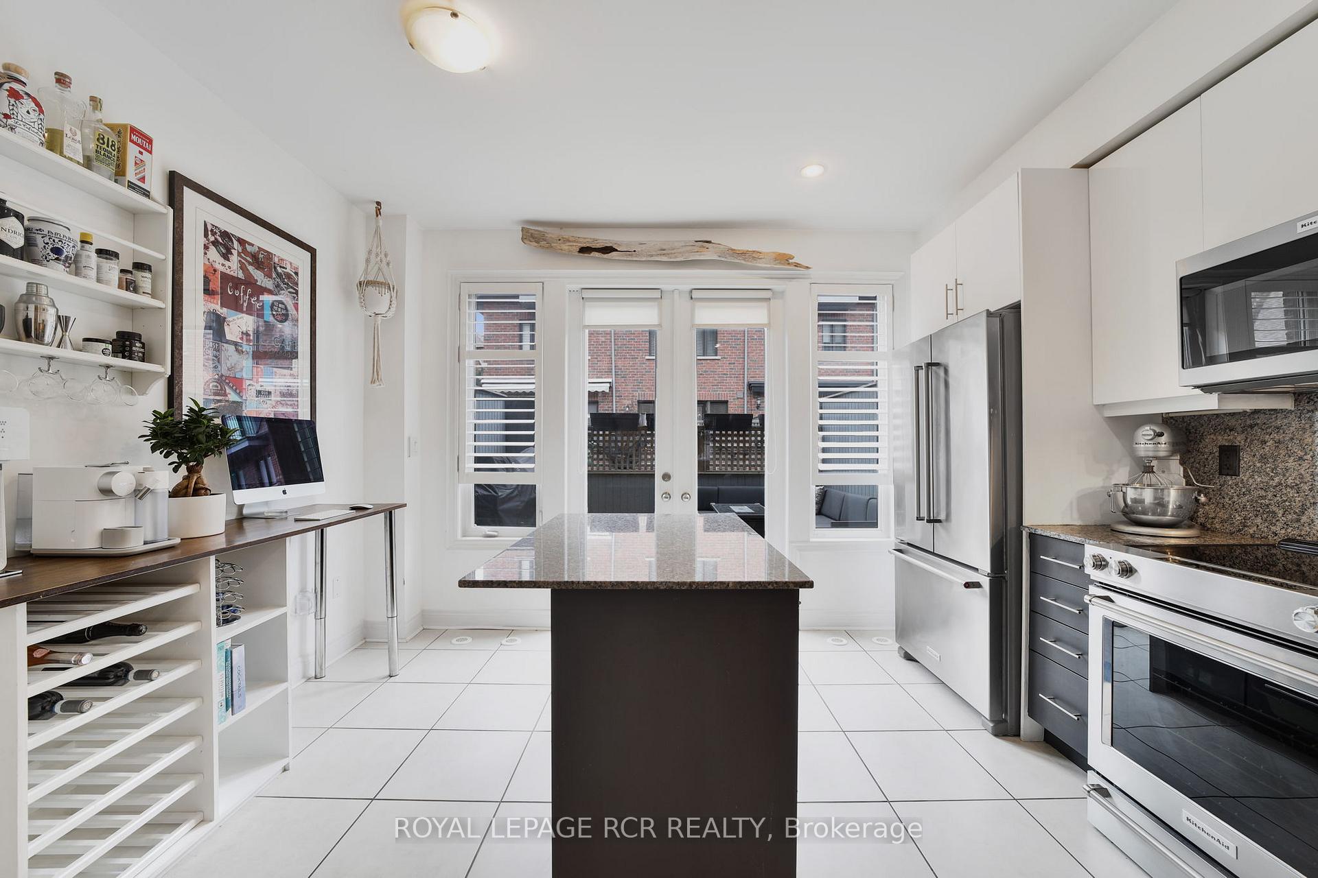 Photo 7 of 8343 Kipling Avenue, Vaughan, West Woodbridge — HOMEH
