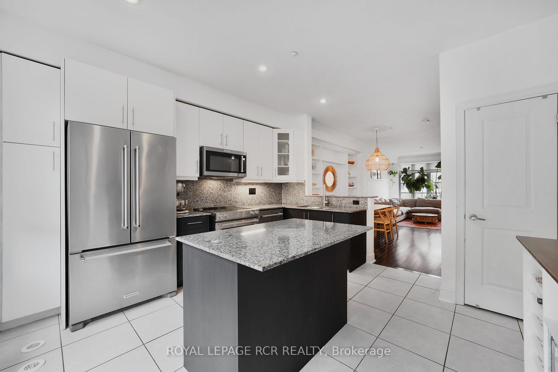 Photo 9 of 8343 Kipling Avenue, Vaughan, West Woodbridge — HOMEH
