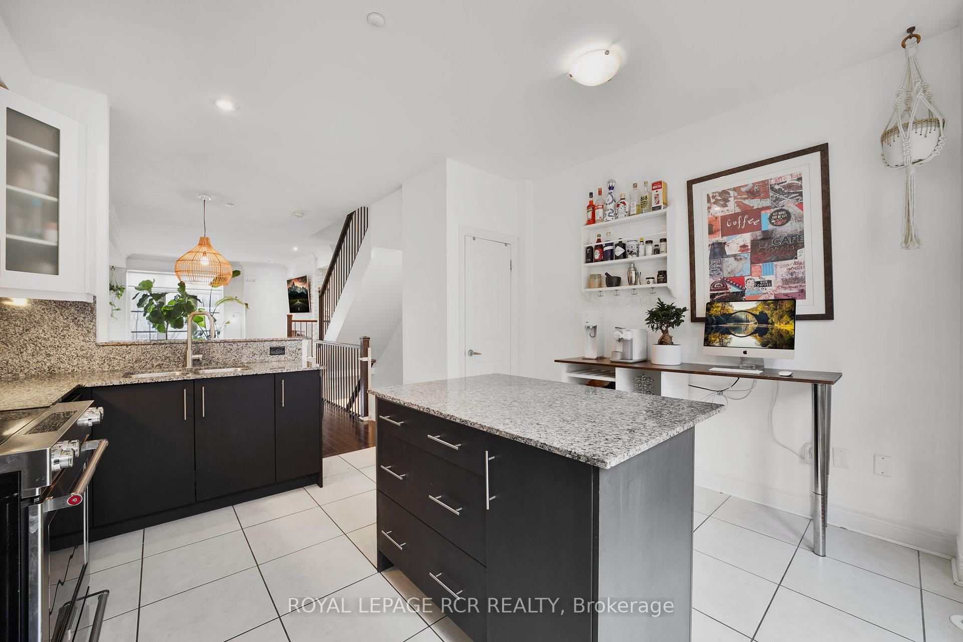 Photo 10 of 8343 Kipling Avenue, Vaughan, West Woodbridge — HOMEH