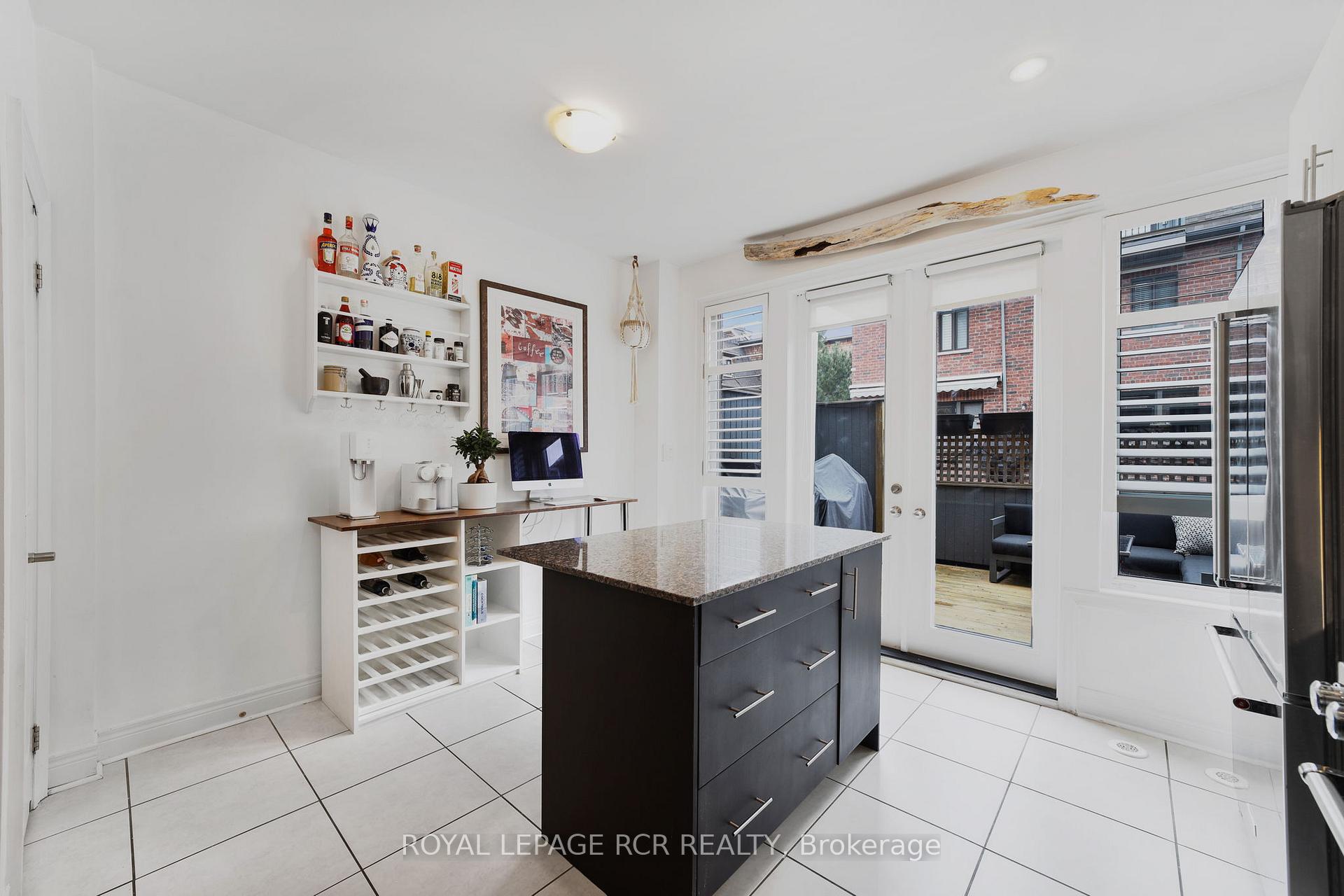 Photo 12 of 8343 Kipling Avenue, Vaughan, West Woodbridge — HOMEH