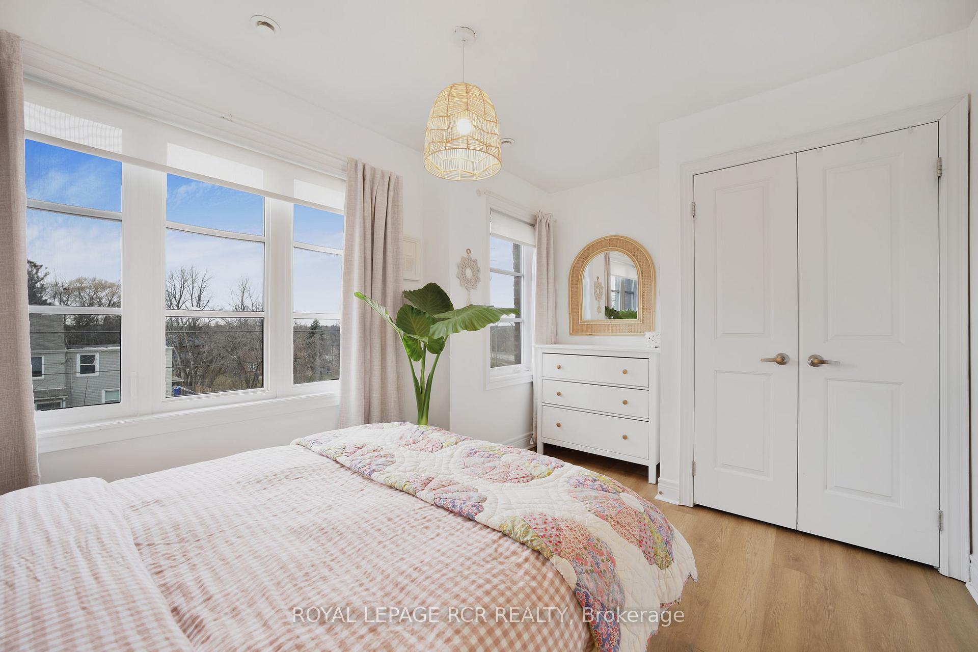 Photo 20 of 8343 Kipling Avenue, Vaughan, West Woodbridge — HOMEH